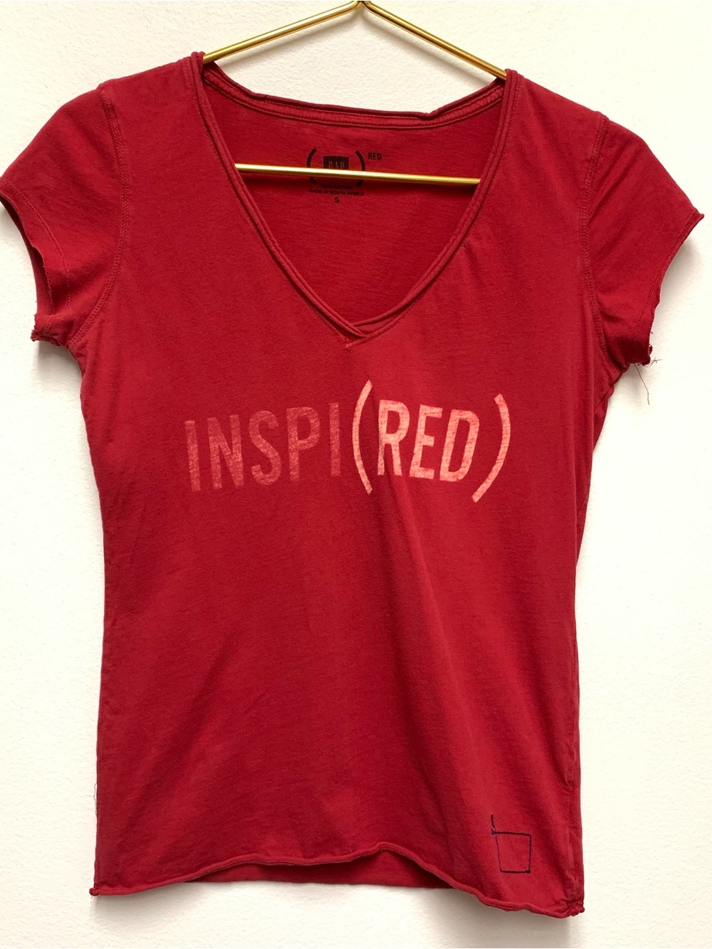 Vintage Gap Y2K InspiRED Fitted T-Shirt Size S RED Support Africa V-Neck Cotton
